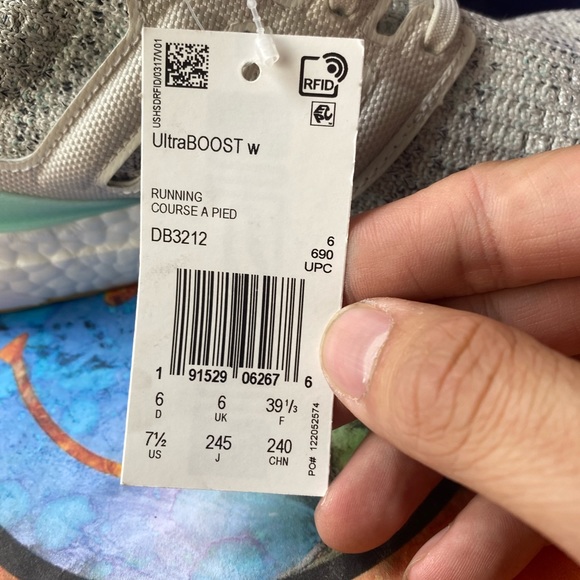 🆕 Adidas UltraBoost 4.0 Carbon Mint - Womens - Picture 10 of 11